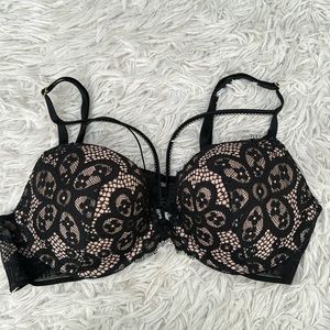 Victoria’s Secret Very Sexy Push Up Bra Lace Caged Strappy Bra 34B